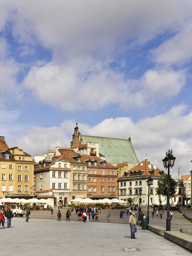 Warsaw Luxury Hotel Tour 🌟, Beholding the Ti