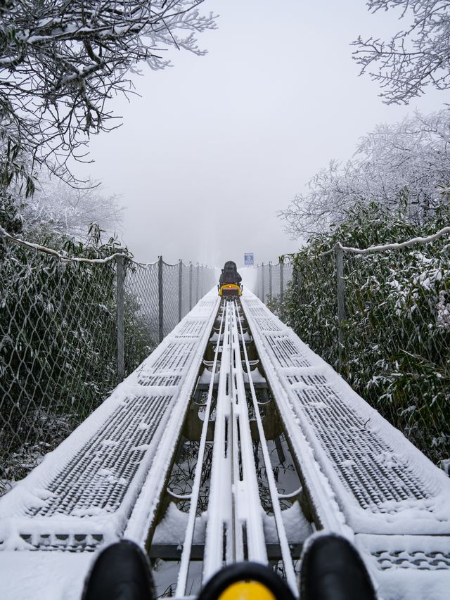 不是新疆，是重慮像極了童話裡的雪國秘境