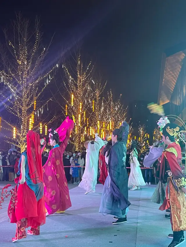 Spending the Lunar New Year in Chengdu is so atmospheric and festive