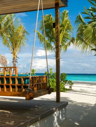 🌴 Maldives Magic: Luxe Stays at Hilton Amingiri 🏖️