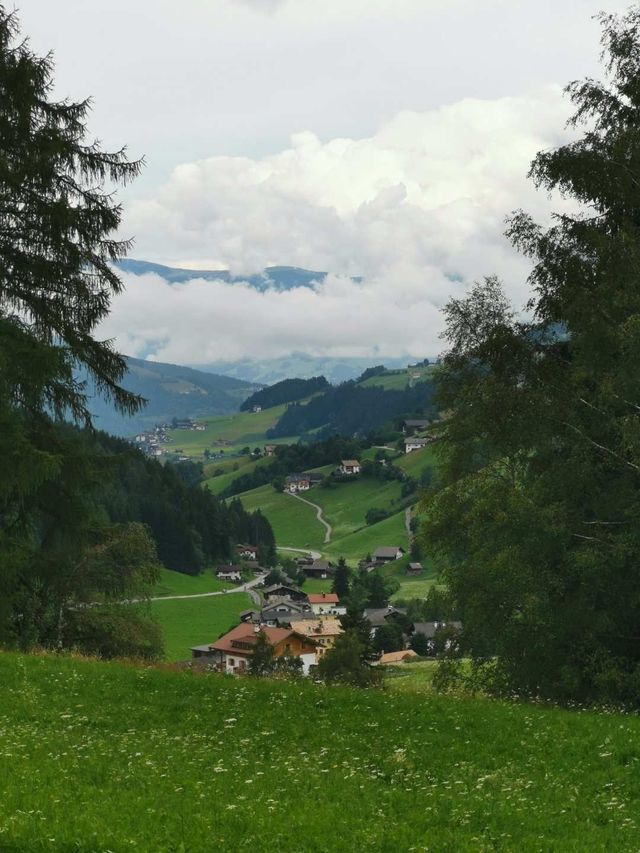 多洛米蒂之旅:day3徒步富納斯山谷