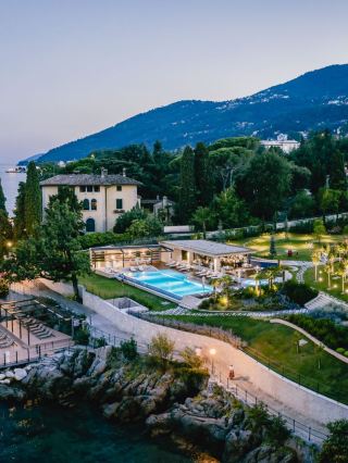 🌟 Croatian Elegance: Discover Ika's Finest Stay 🌊