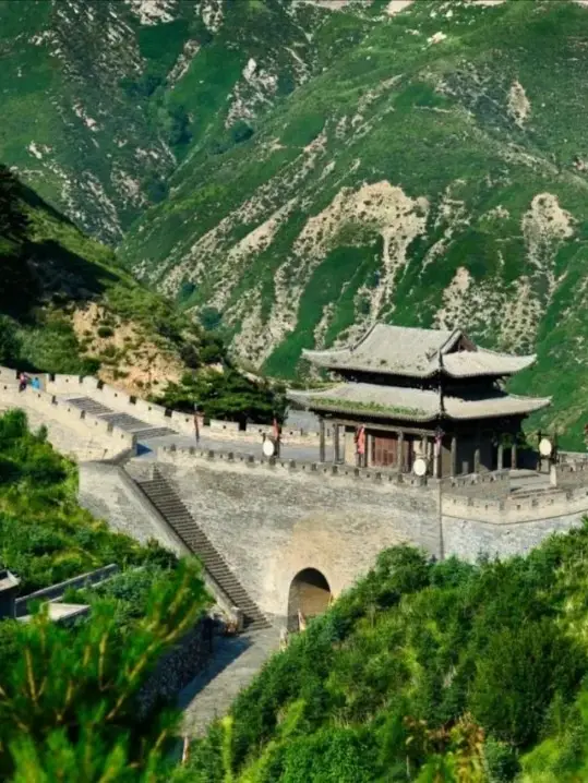 Among the nine strategic passes under heaven, Yanmen Pass is the foremost