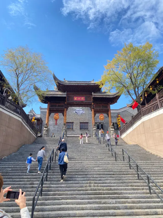 Wuhan Garden Expo Park / Explore the natural and cultural beauty of the Peach Blossom Spring. 