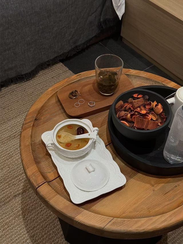可以來打卡很火的海景酒店了。