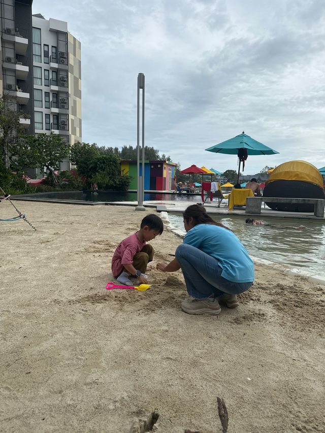 布吉班淘悦槤酒店 | Phuket Cassia   酒店名稱：布吉悦槤 地址：64-64。