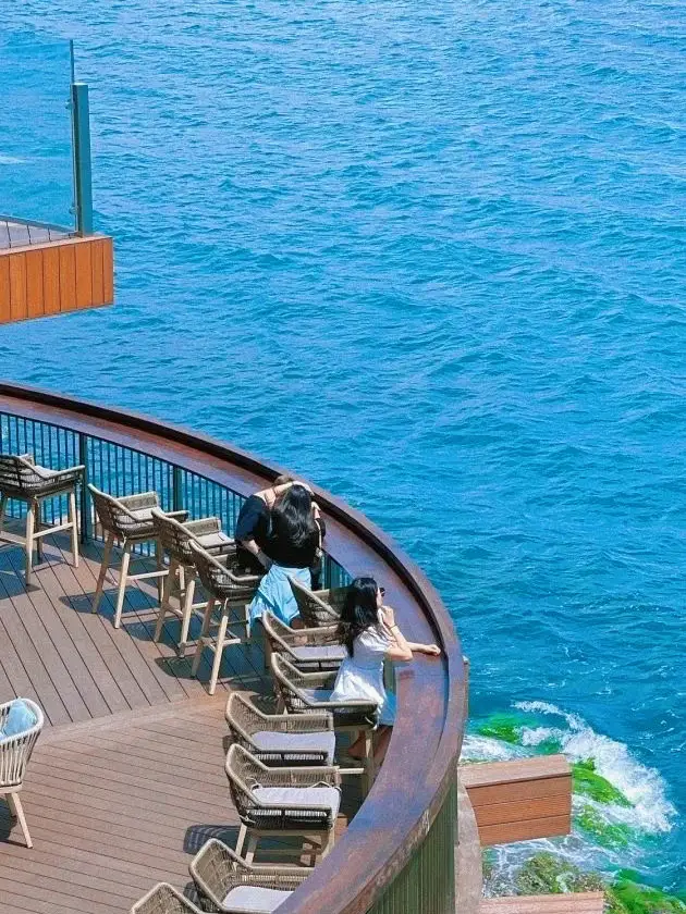 Get the most out of your money! The Huizhou Reef Bar is worth it. 