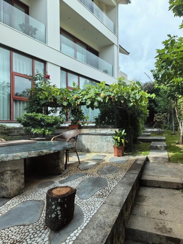阿凱緹婭雲錦月酒店。