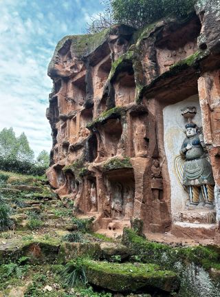 The sacred site of the stone ox, like a radiant smile from the world. 