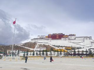 Escape from Langlang Mountain - Lhasa to Chengdu