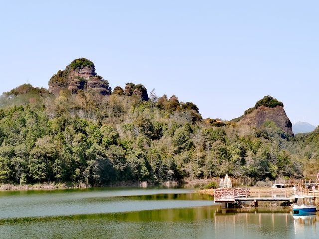 兼具雄、險、奇、秀、幽、古特色的五指石風景區（一）