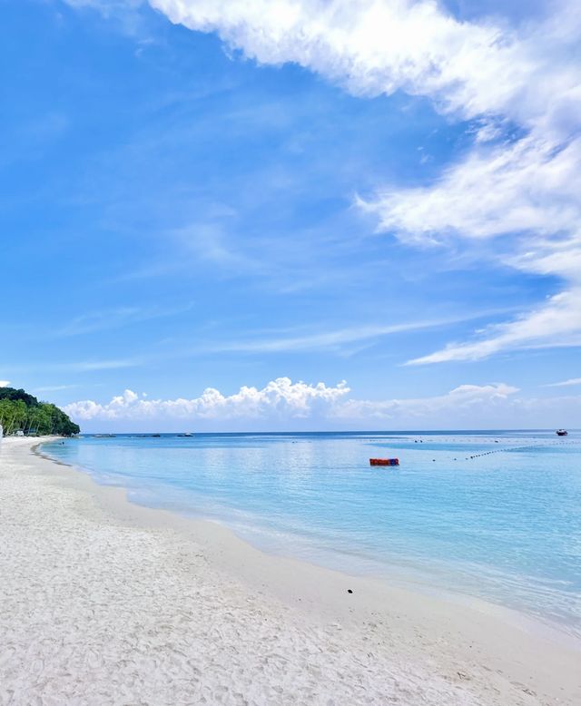 Originally, I thought Semporna was already beautiful, until I visited Redang Island...