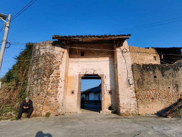江西龍南崗上村竹園圍