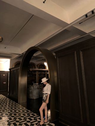 I found that beautiful hotel from the Jinjiang novels.