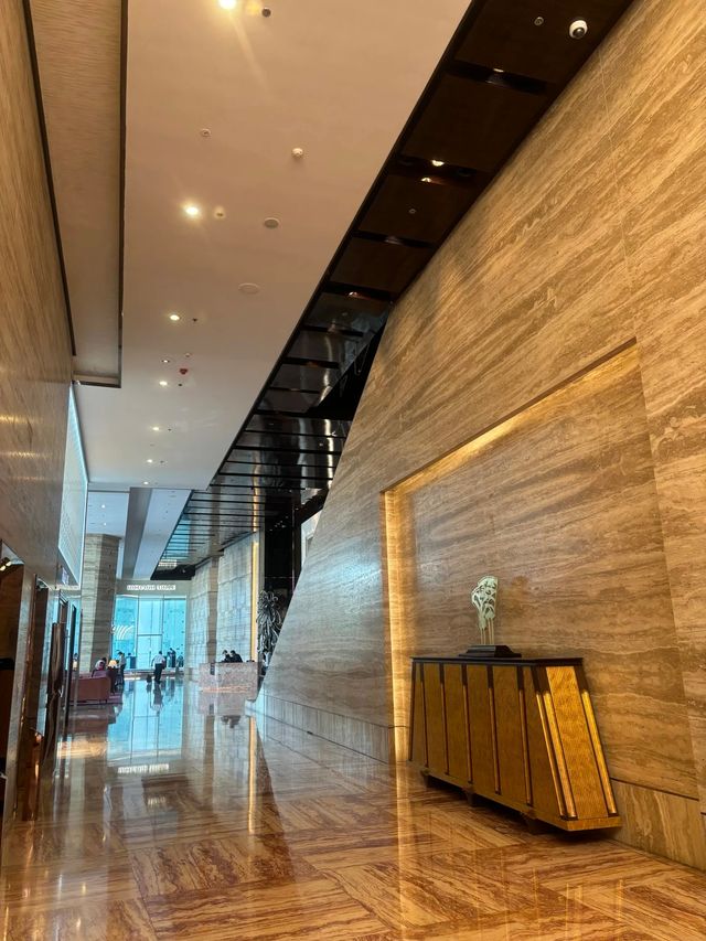 雲端奢居，邂逅上海浦東麗思卡爾頓酒店