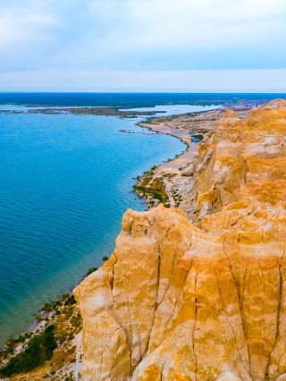 Must-Visit This Summer! Ulungur Lake in Fuhai County, Experience the Romance of Xinjiang's 'Sea'
