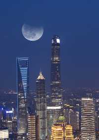 Shanghai’s Stunning Skyline: Top 10 Viewing Spots! ✨
