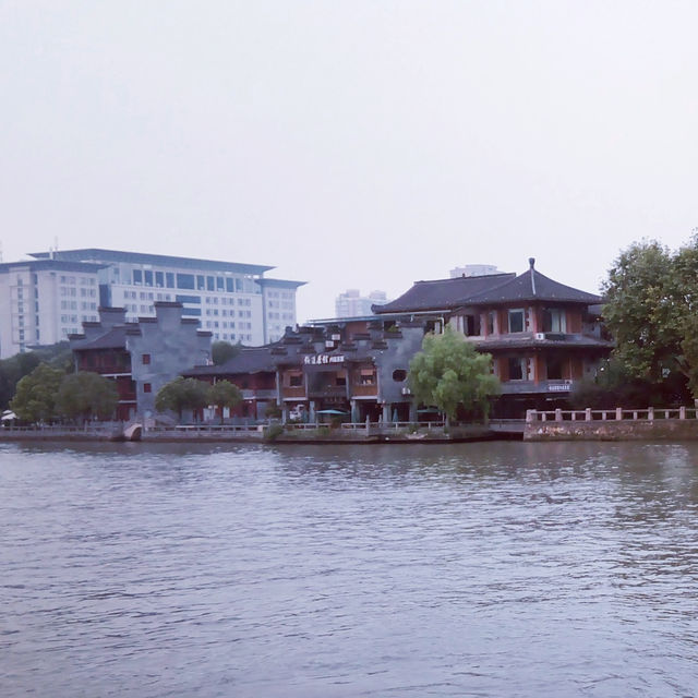 大運河citywalk，遊覽文藝小河直街，觀香積寺夜景