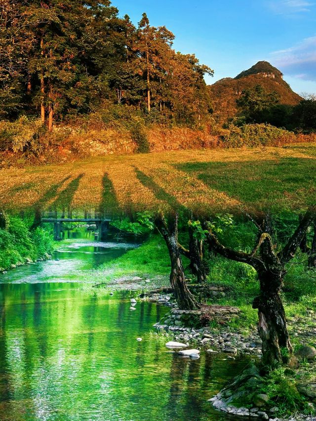 梵淨山日出絕景！雲瀑漫過腳底，恍如天宮！