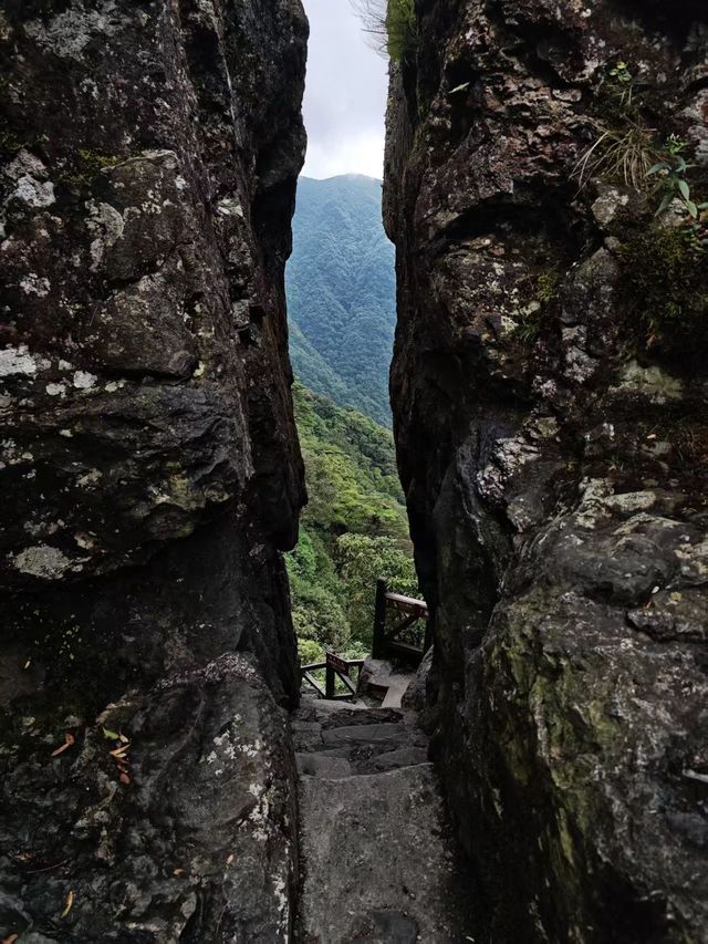 贵州梵净山一日遊——西上東下全程徒步路線