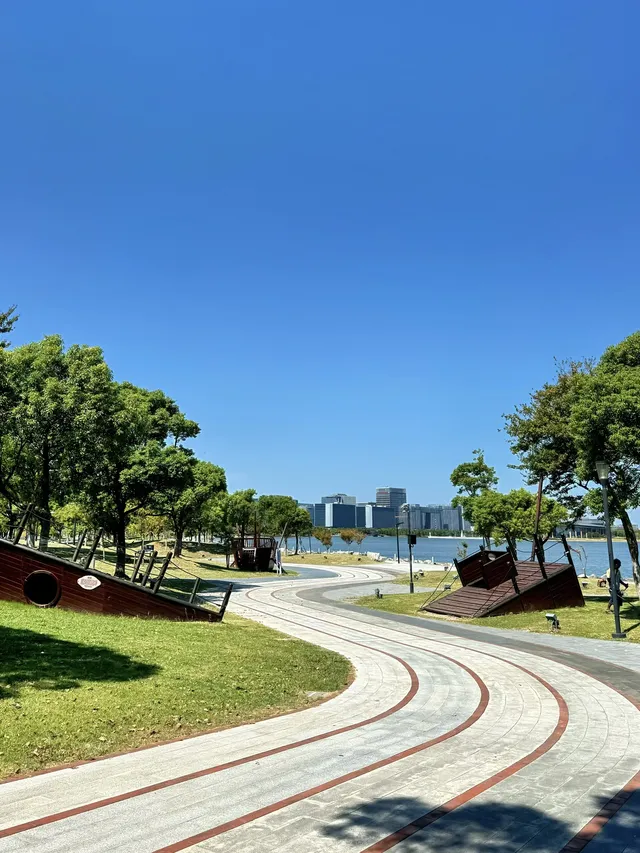 在上海12萬㎡的無動力樂園，79種遊樂設施