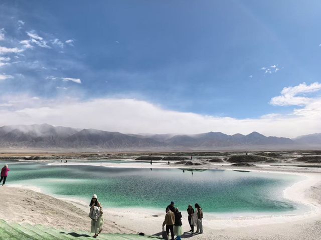 踏進大柴旦翡翠湖，我好像跌進了上帝的調色盤