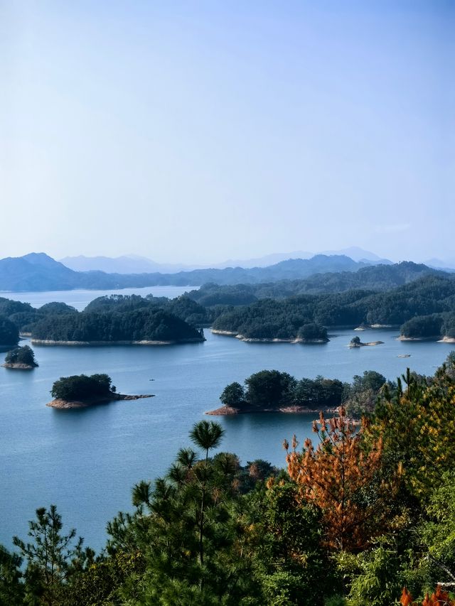 秋天來千島湖別有風味，水天一色美如畫！