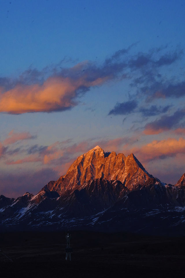 日照金山，雪山彩林，我在川西的油畫世界拍大片！