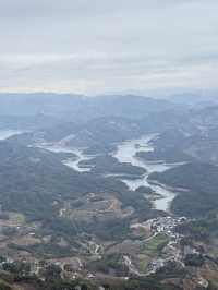 雲海之巔，心之所向：玉皇頂療癒之旅