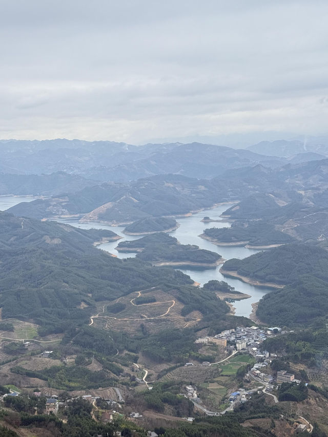 雲海之巔，心之所向：玉皇頂療癒之旅