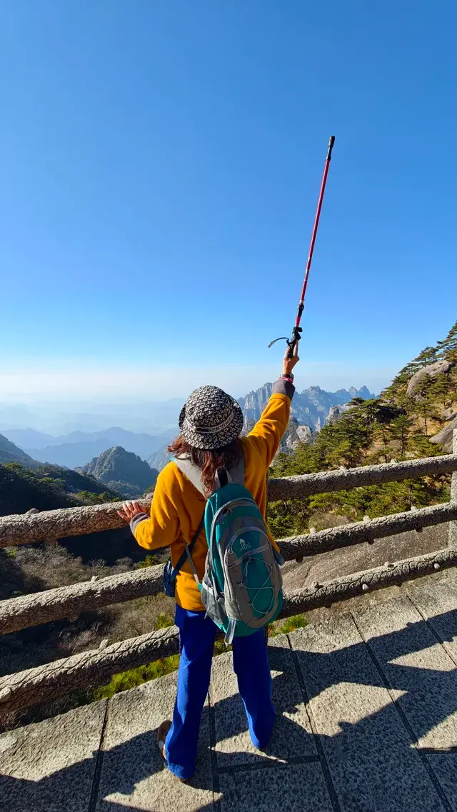 爬黃山，這些裝備和姿勢，明豔出片又實用！