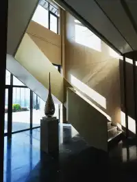 在山谷,觀雲,聽琴,見自己