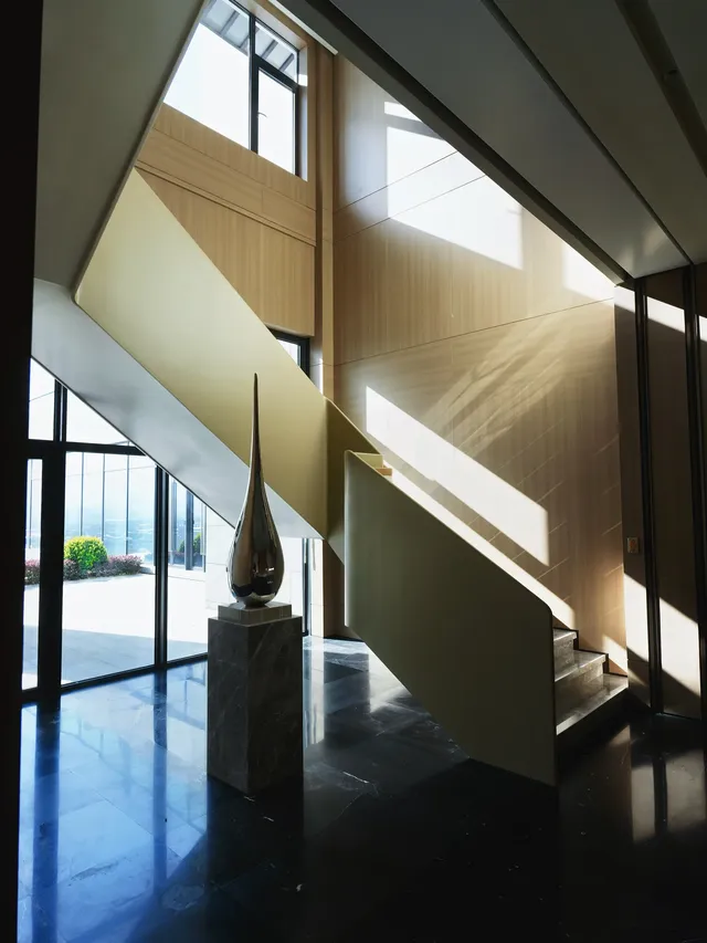 在山谷,觀雲,聽琴,見自己 在山谷,觀雲,聽琴,見自己