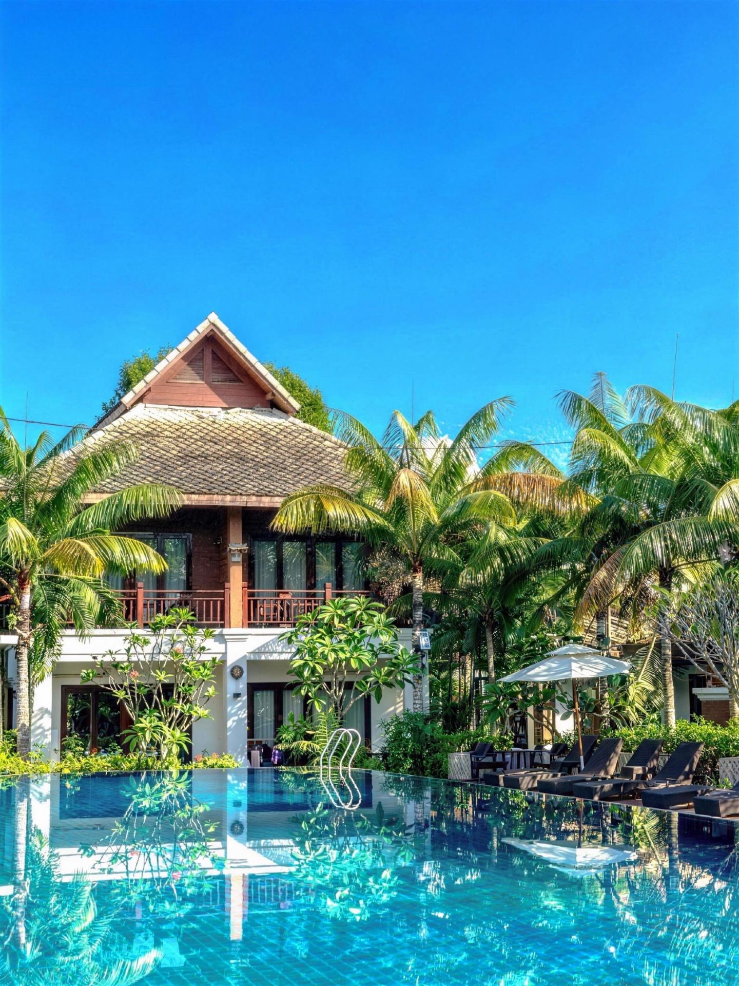 Chiang Mai! A top-notch hotel with authentic Thai style for just over 100 per person - 