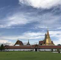 泰國必去景點大皇宮和臥佛寺！！！