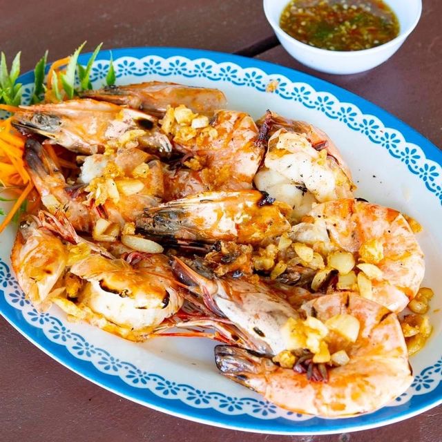 อร่อยฟินกินในแพ อาหารซีฟู้ดสด