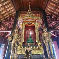 วัดใหญ่สุวรรณารามวรวิหาร
จ.เพชรบุรี ชมตำหนักเก่า