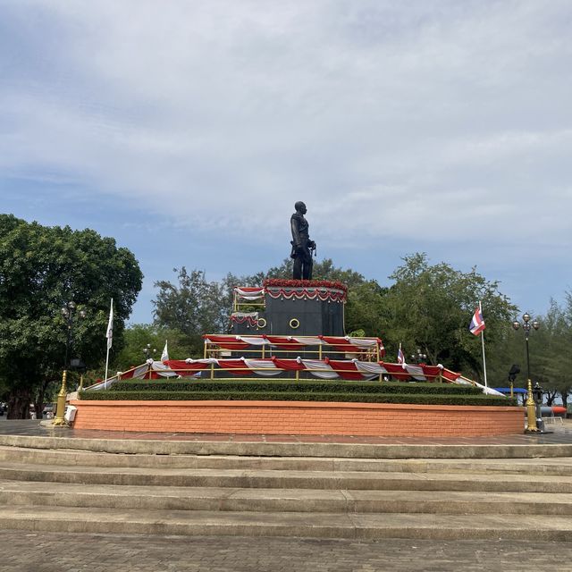Krom Luang Chumphon Monument