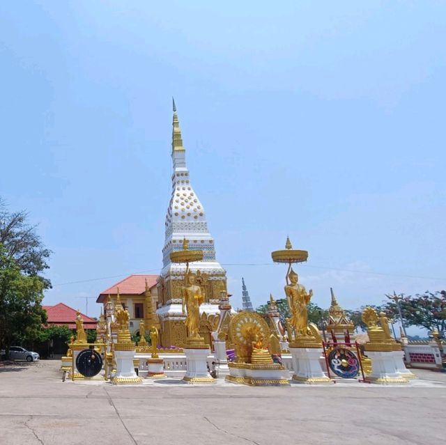 วัดมหาธาตุ พระธาตุประจำวันเกิดวันเสาร์ จ.นครพนม
