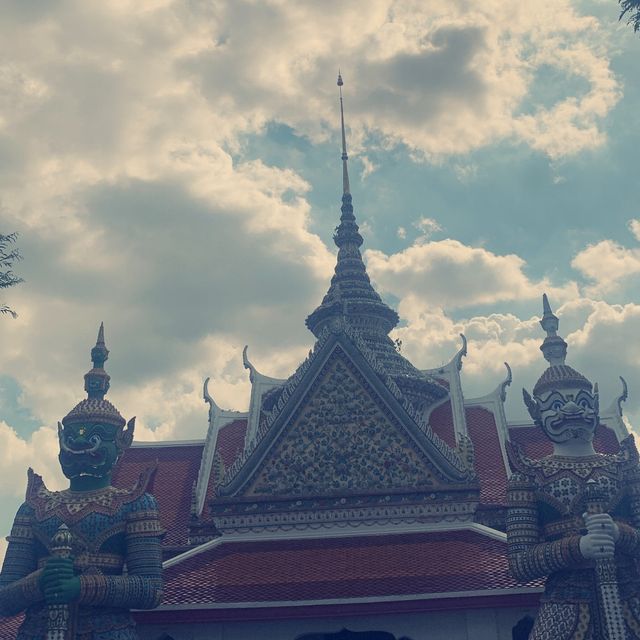 วัดอรุณราชวรารามราชวรมหาวิหาร 