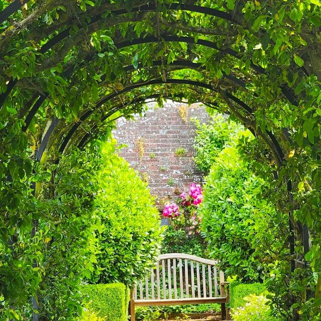 ARUNDEL CASTLE - STUNNING GOTHIC STYLE CASTLE!