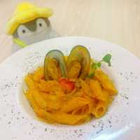 Many Mo Cafe