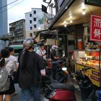新北銅板美食推薦～三重【百香潤餅捲】…料多實在超飽滿...
