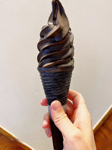 グレースクラス　ソフトクリーム　トップス　ブラック　黒 ミニストップのソフトクリーム専門店「MINI SOF（ミニソフ