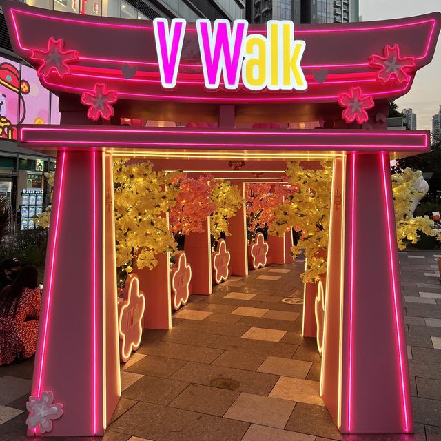 v walk p助和粉紅兔兔新年裝飾