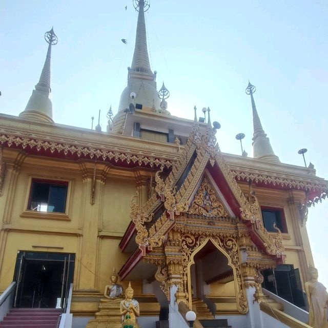 วัดคีรีวงศ์ บนยอดเขากลางเมืองนครสวรรค์