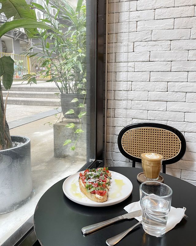 香港素食探店 | 西環Miss Dough & Brew