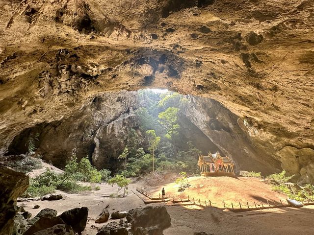 Amazing cave hike in Hua Hin !! 