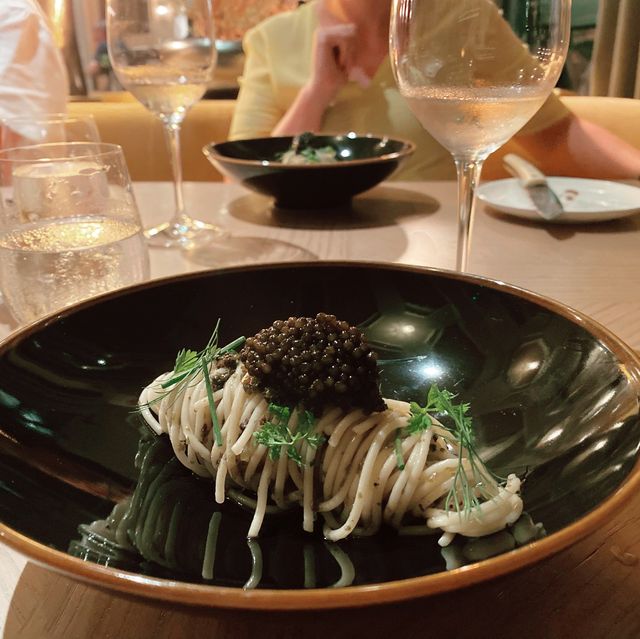 Michelin Restaurant in the ❤️ of Hong Kong 
