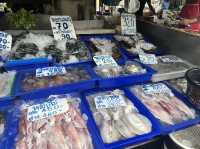 ตลาดชุมชนทางขึ้นวัดเขาตะเกียบ